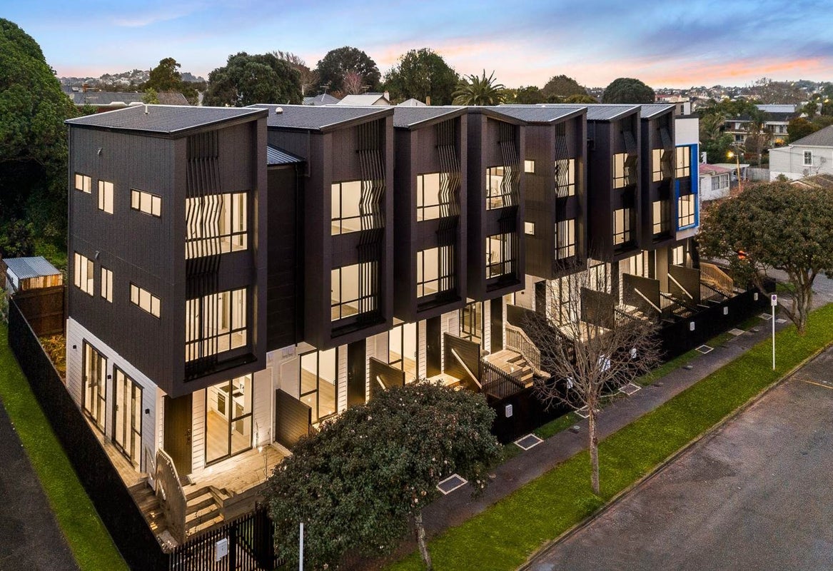6B Kingsway Avenue, Sandringham, Auckland - Carousel 1