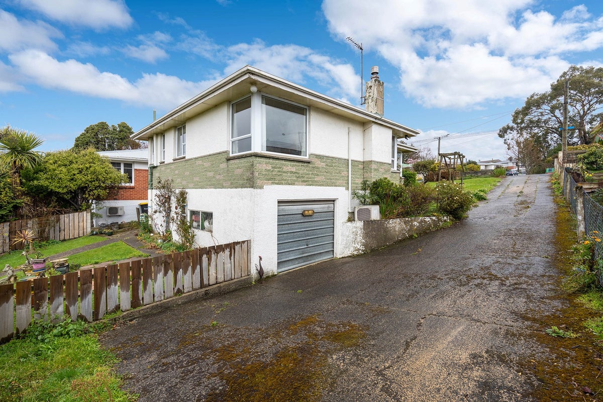 18 Caldwell Street, Brockville, Dunedin, Otago - Carousel 1