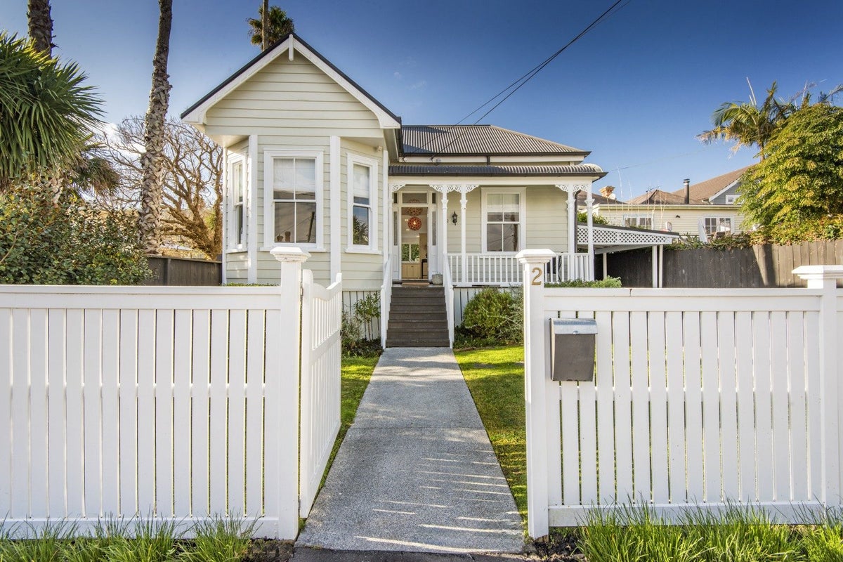 2 Grahame Street, Devonport, Auckland - Carousel 1