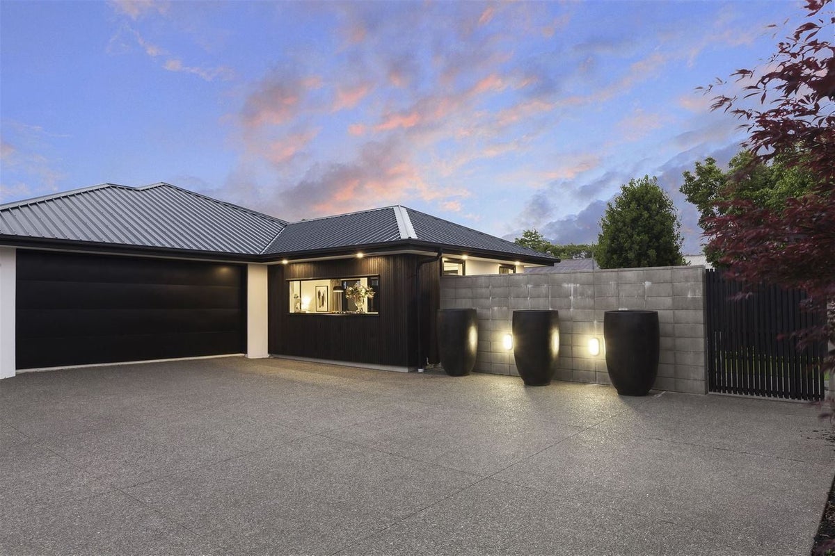 67 Mays Road, St Albans, Christchurch - Carousel 1