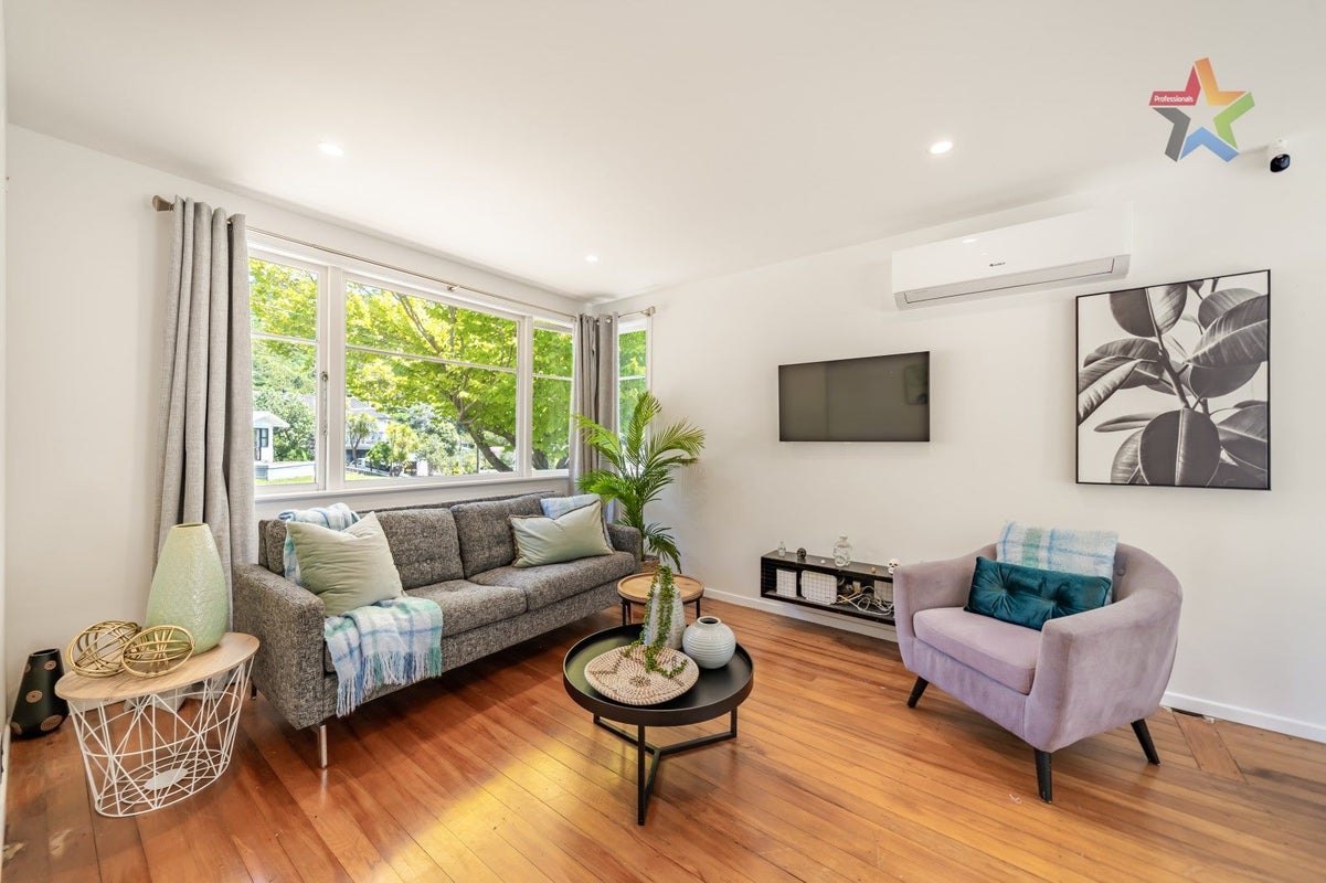 18 Holmes Grove, Naenae, Lower Hutt - Carousel 2