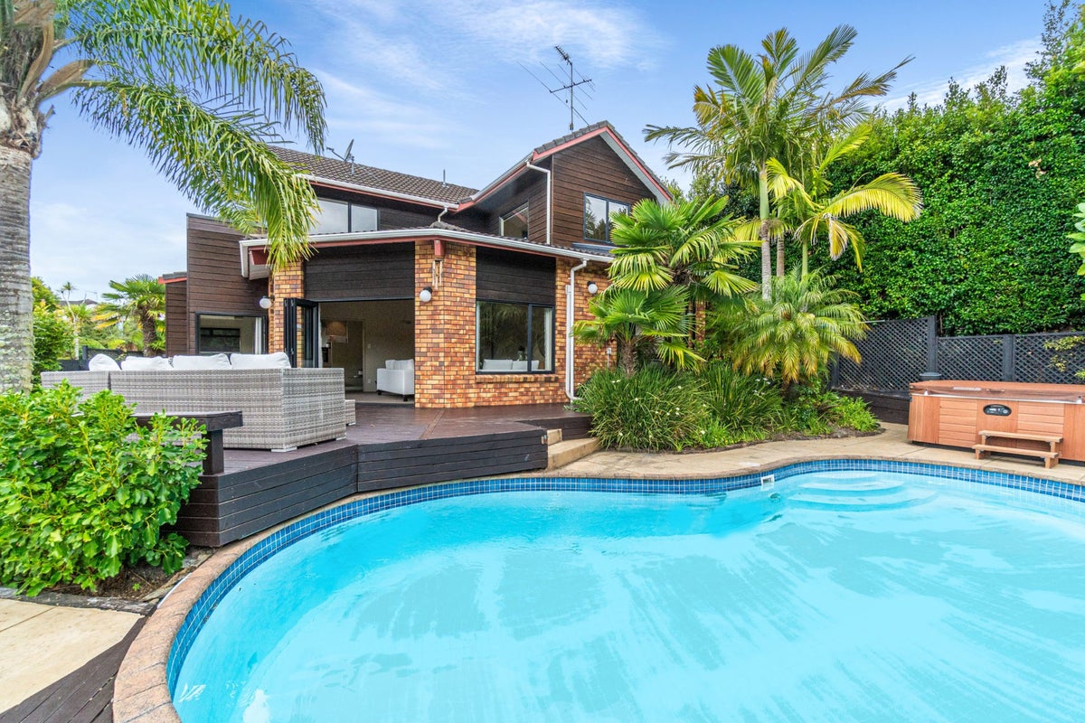 2/73B Park Rise, Campbells Bay, Auckland - Carousel 2