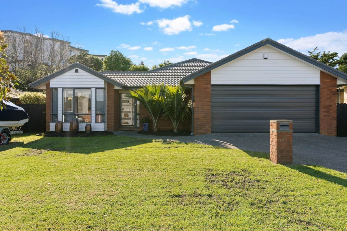 24 Sunvista Avenue, Oteha, Auckland - Carousel 1