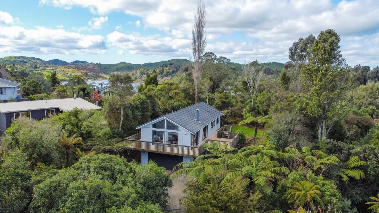 11 Foster Road, Okere Falls - Carousel 1