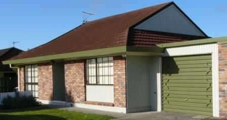 2/20 Sturges Road, Henderson, Auckland - Carousel 1