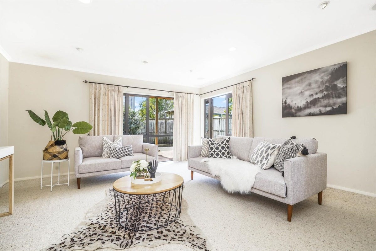 4 Keswick Crescent, Huntington, Hamilton - Carousel 2