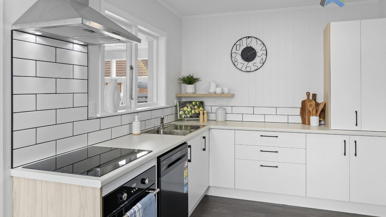 1/50 Dyer Street, Epuni, Lower Hutt - Carousel 1