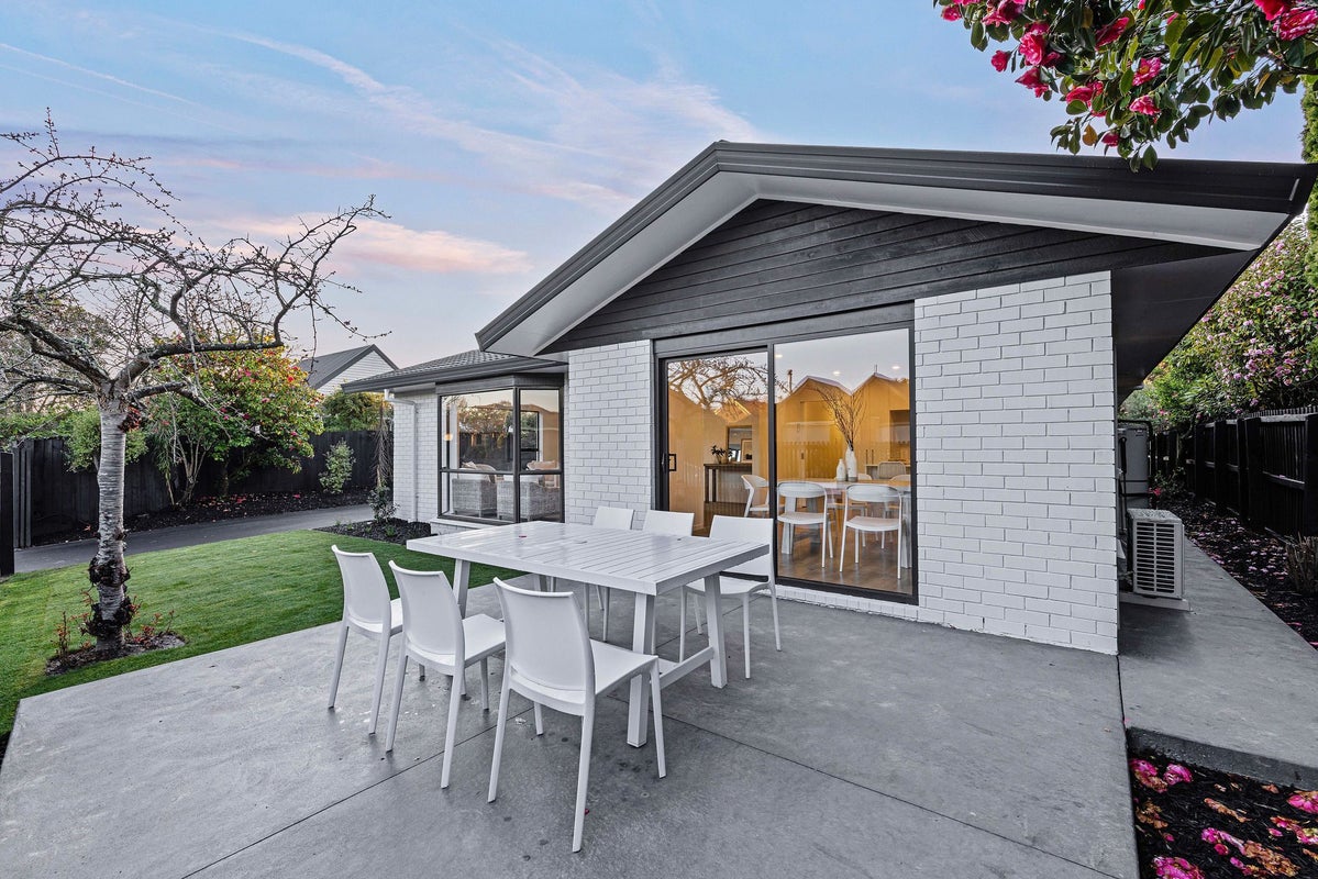 5 Cricklewood Place, Avonhead, Christchurch - Carousel 2