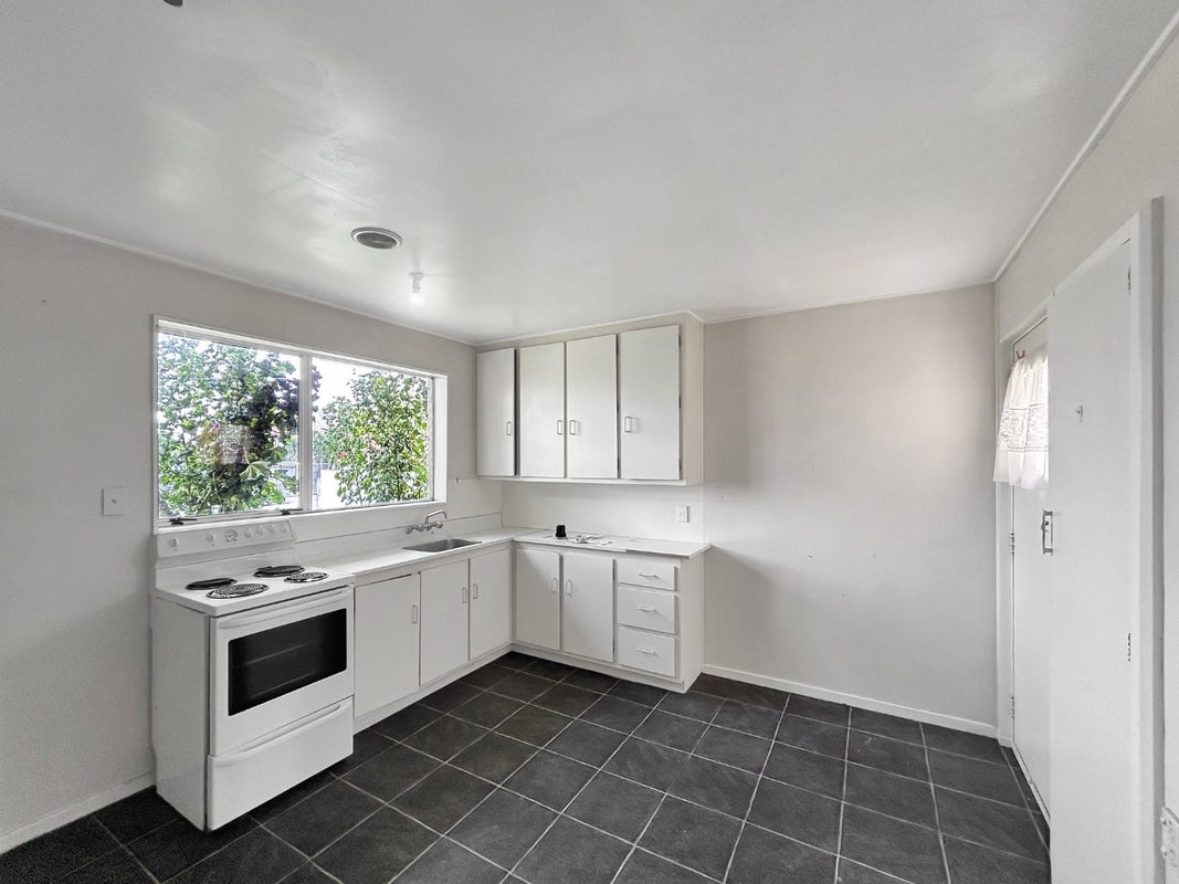 76 Nith Street, West Invercargill, Invercargill - Carousel 2