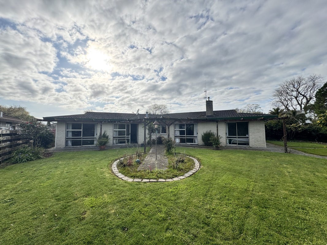 56 Kentucky Way, Awapuni, Palmerston North - Carousel 1