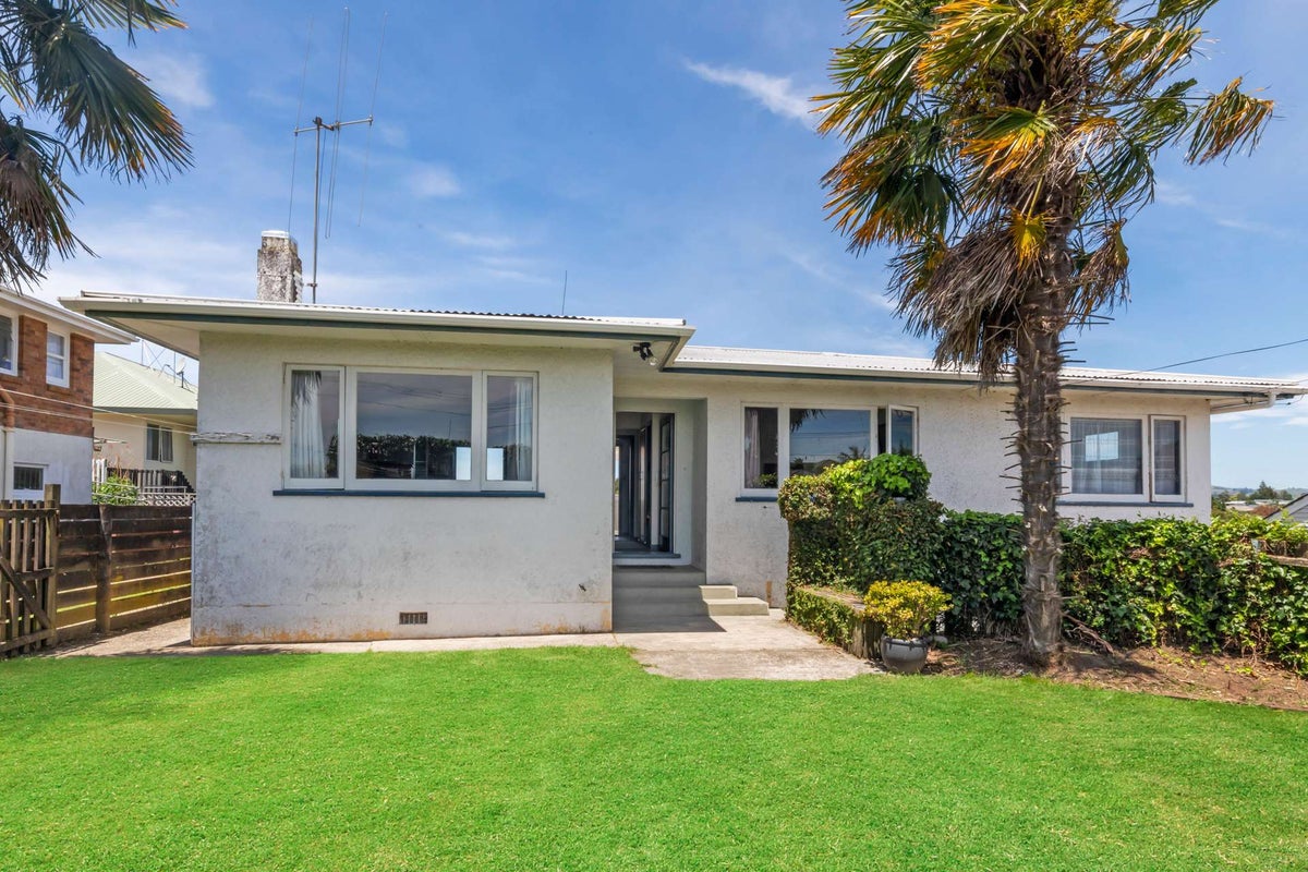 122A Greerton Road, Gate Pa, Tauranga - Carousel 1