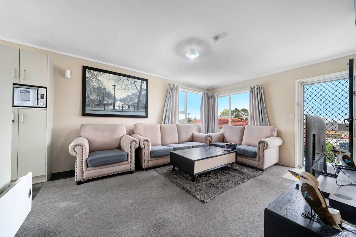 5/42 Regent Street, Papatoetoe, Auckland - Carousel 1
