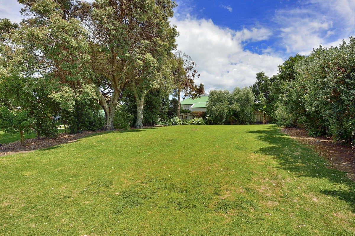 140 Newcastle Street, Mahia - Carousel 25