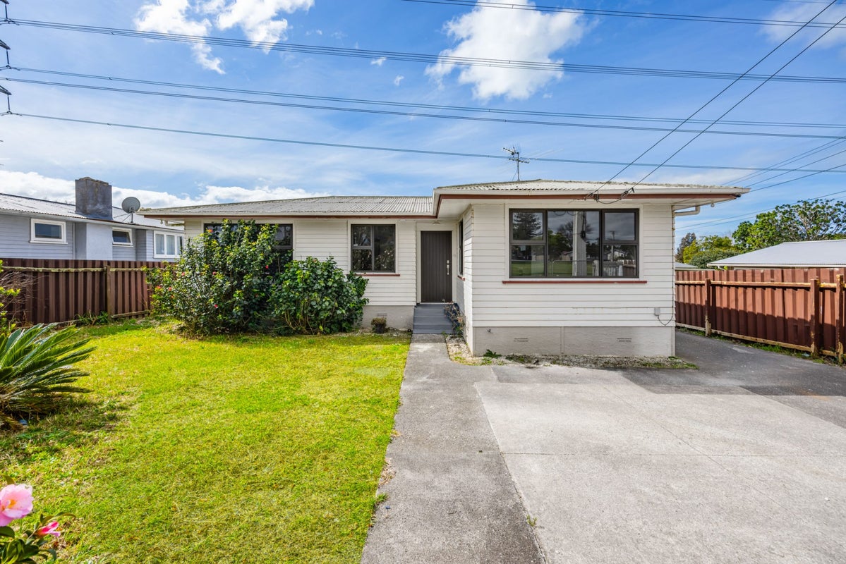 116 Clayton Avenue, Otara, Auckland - Carousel 1