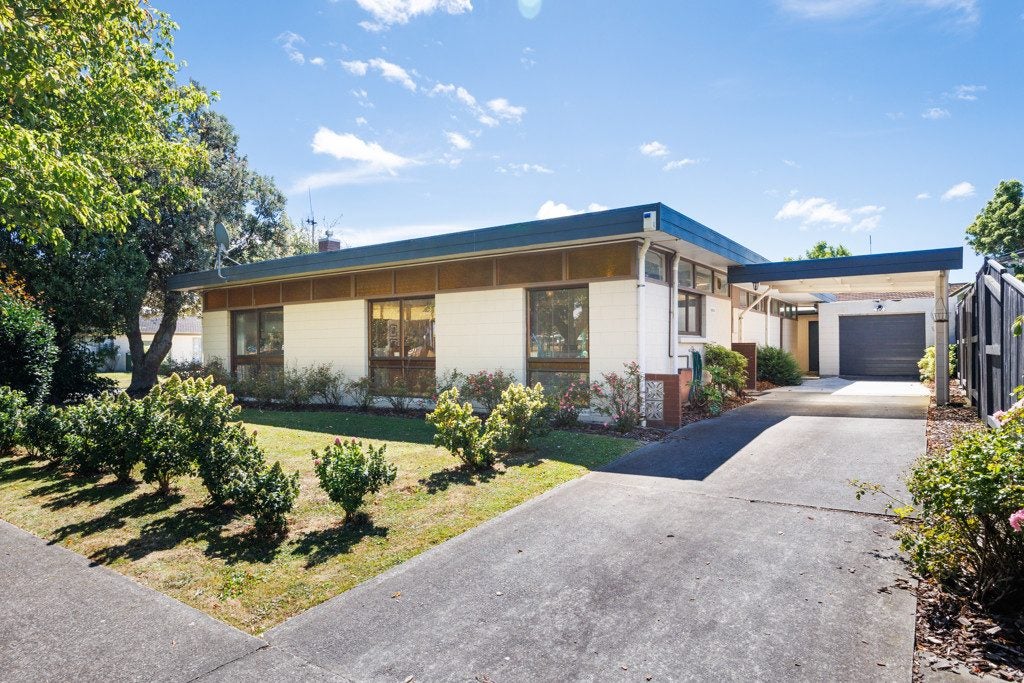 36 Chippendale Crescent, Highbury, Palmerston North - Carousel 1