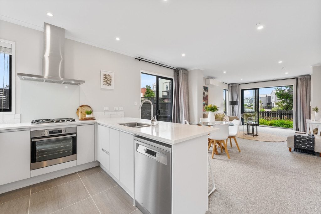 62 Nugget Avenue, Hobsonville, Waitakere City, Auckland - Carousel 1