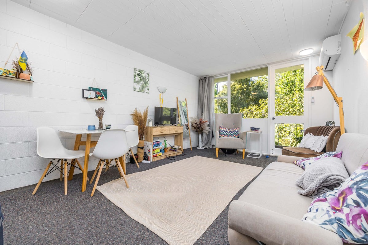 28/18 Edenvale Crescent, Mount Eden, Auckland - Carousel 1