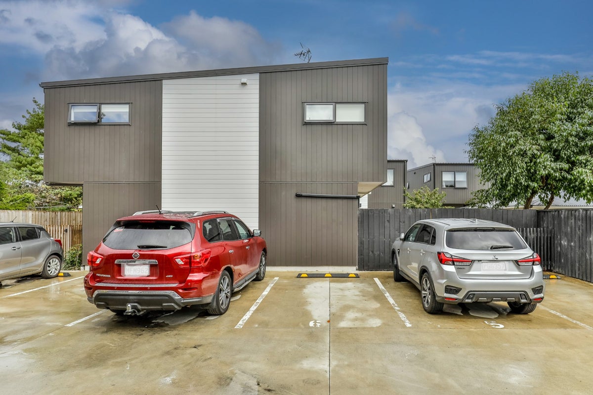6/18 Graham Avenue, Te Atatu Peninsula, Auckland - Carousel 14