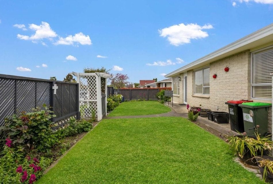 7/412 Avenue Road West, Hastings, Hastings - Carousel 1