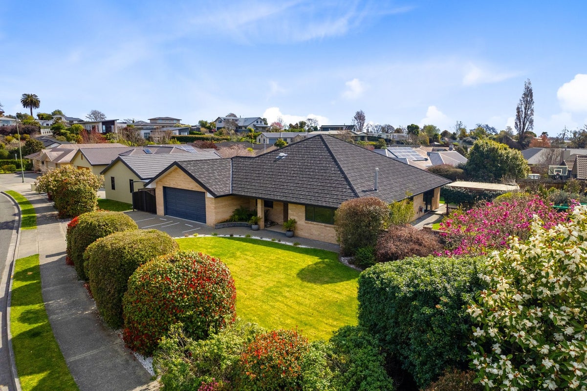 16 Park Drive, Richmond - Carousel 1