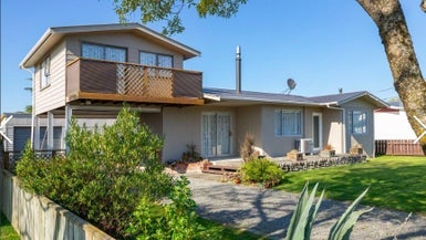 14 Oak Street, Masterton - Carousel 1