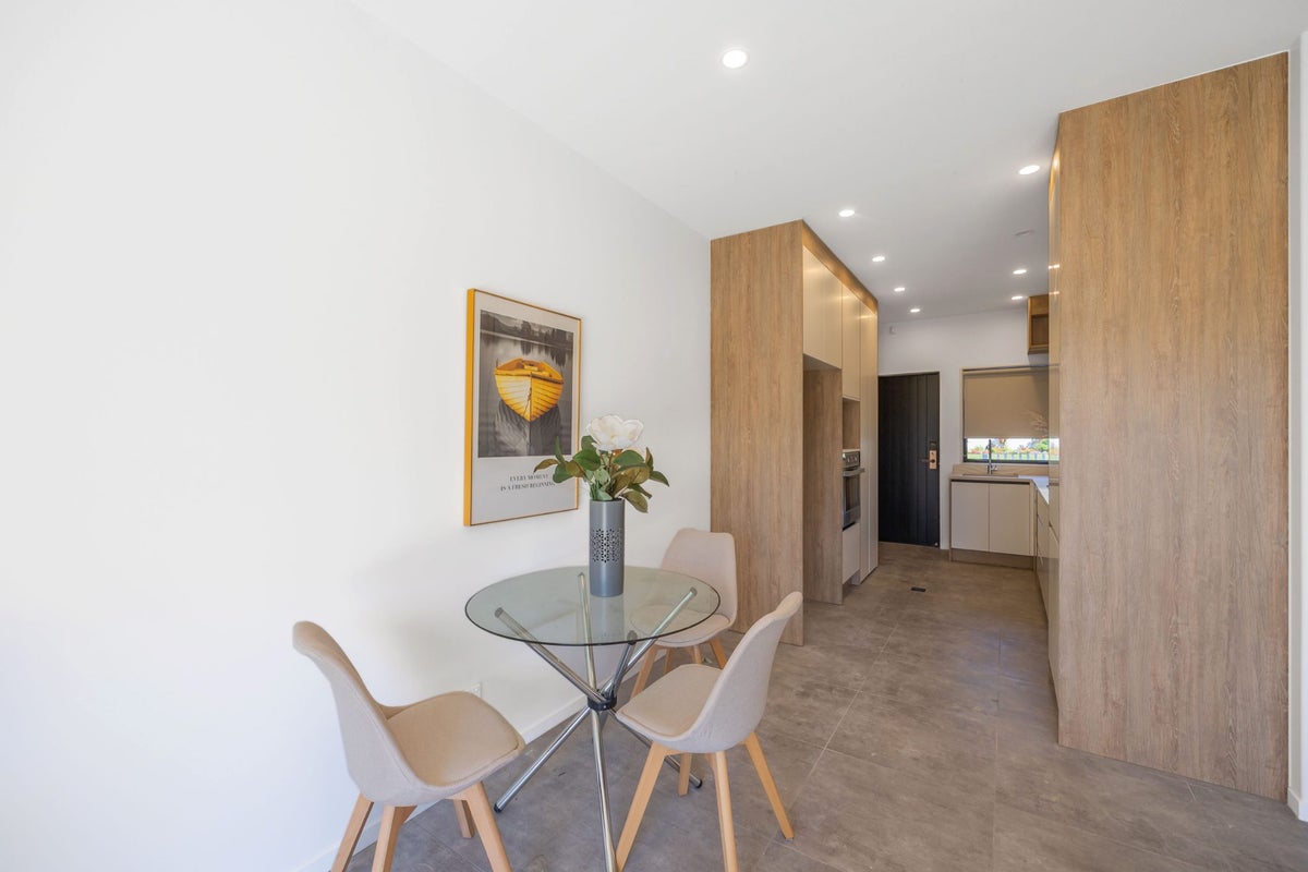 48A Tamatea Avenue, Point England, Auckland - Carousel 10