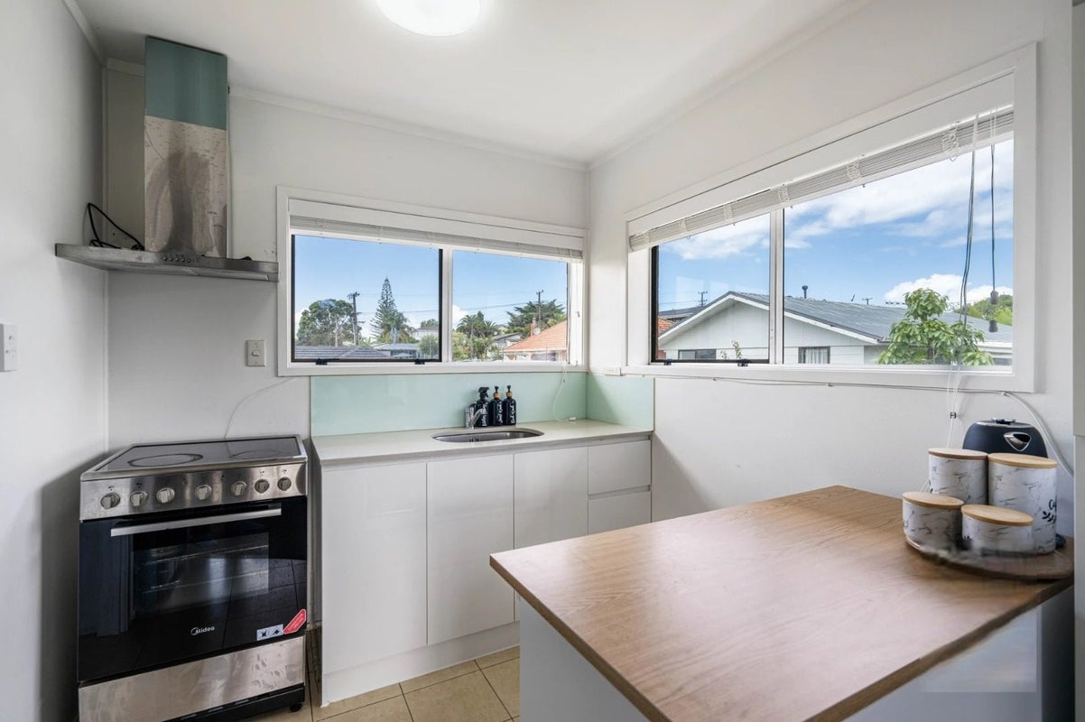 4/26 Copley Street, New Lynn, Auckland - Carousel 2
