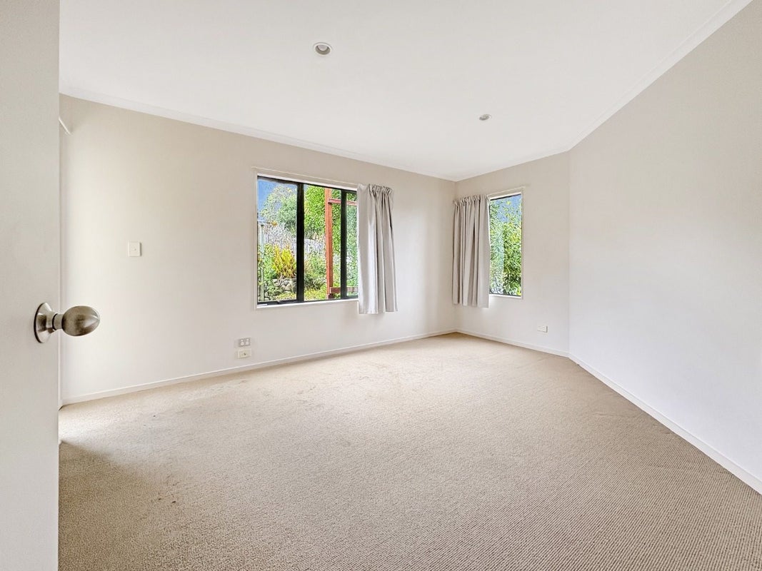 8 Ruapehu Drive, Fitzherbert, Palmerston North - Carousel 13