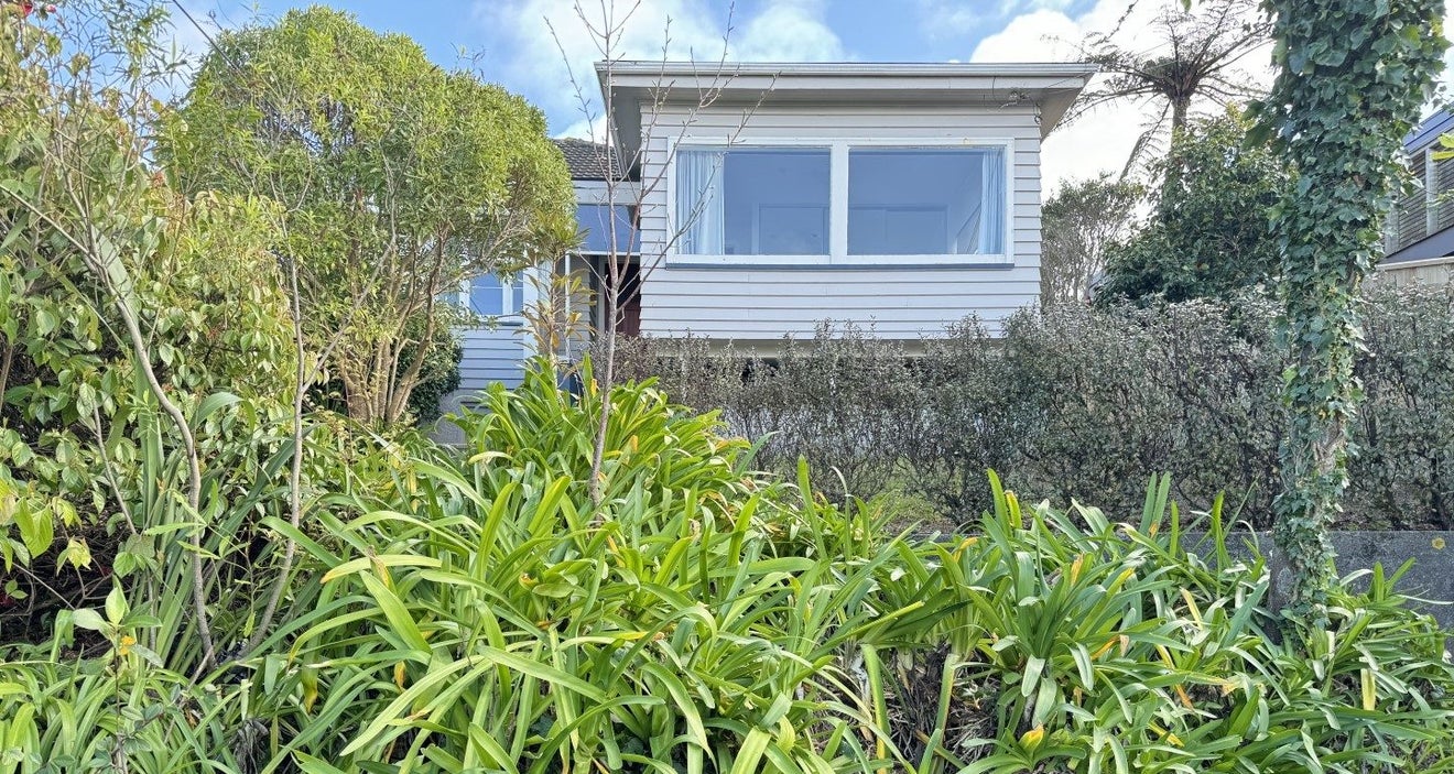 27 Benares Street, Khandallah, Wellington - Carousel 1