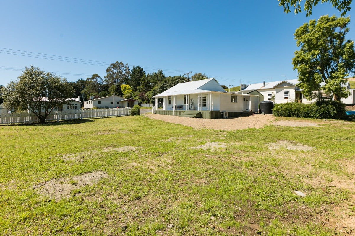 90 Hovding Street, Norsewood - Carousel 22