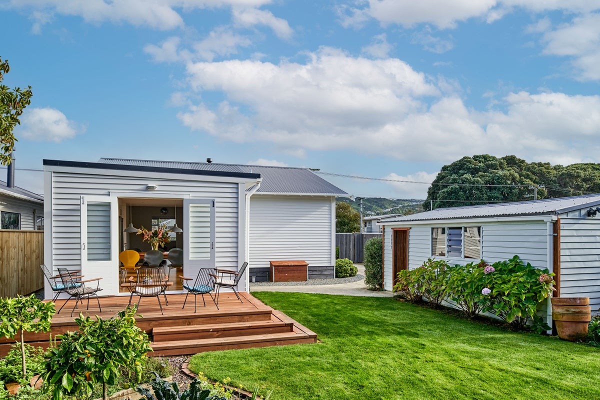 24 Tennyson Street, Petone, Lower Hutt - Carousel 2