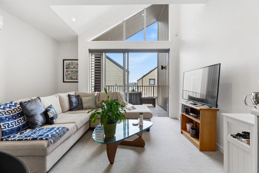 4/28 Nevill Road, Hobsonville, Auckland - Carousel 1