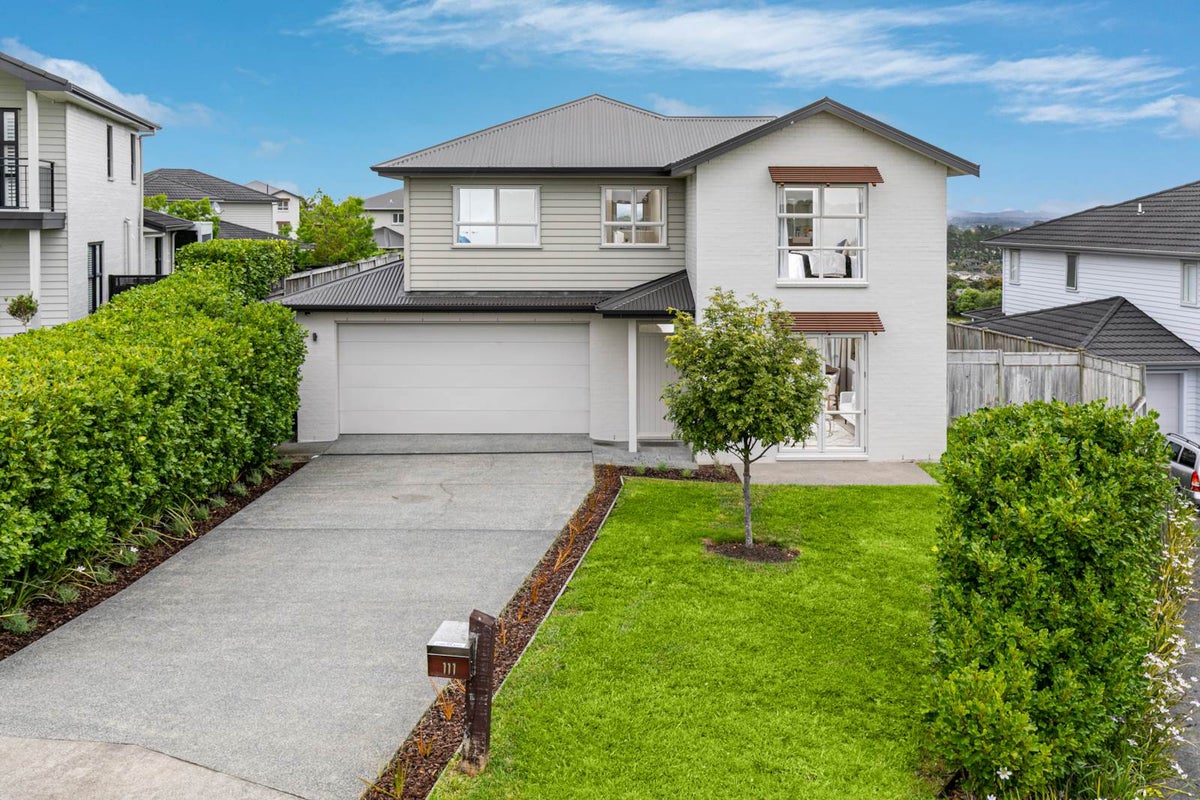 111 Mackay Drive, Greenhithe, Auckland - Carousel 1