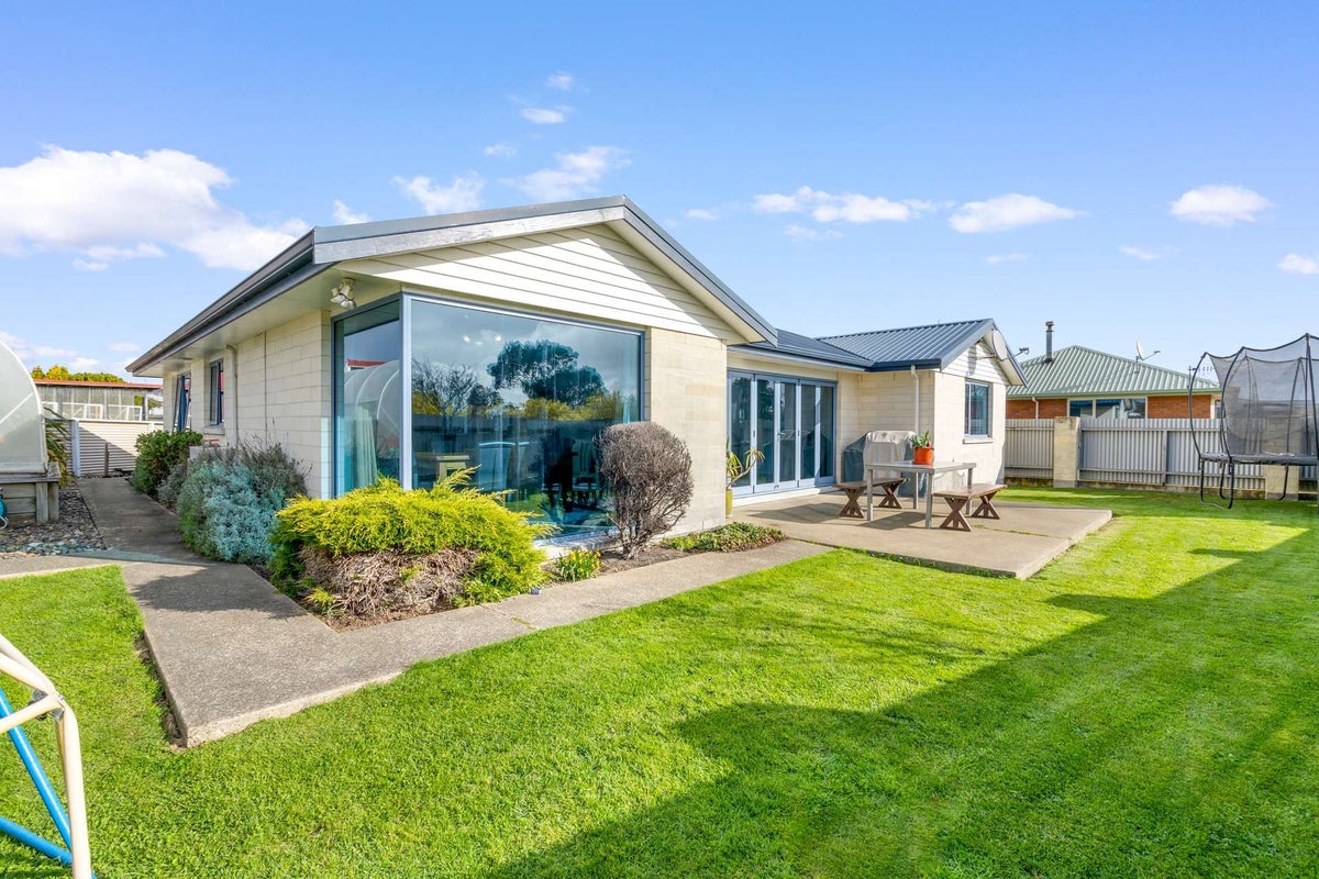 40 Orwell Crescent, Newfield, Invercargill - Carousel 2