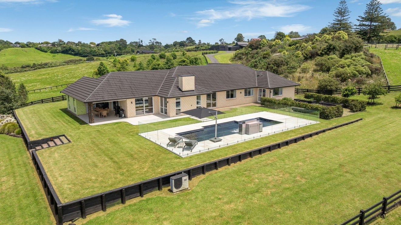 280 Hunter Road, Patumahoe, Pukekohe - Carousel 2