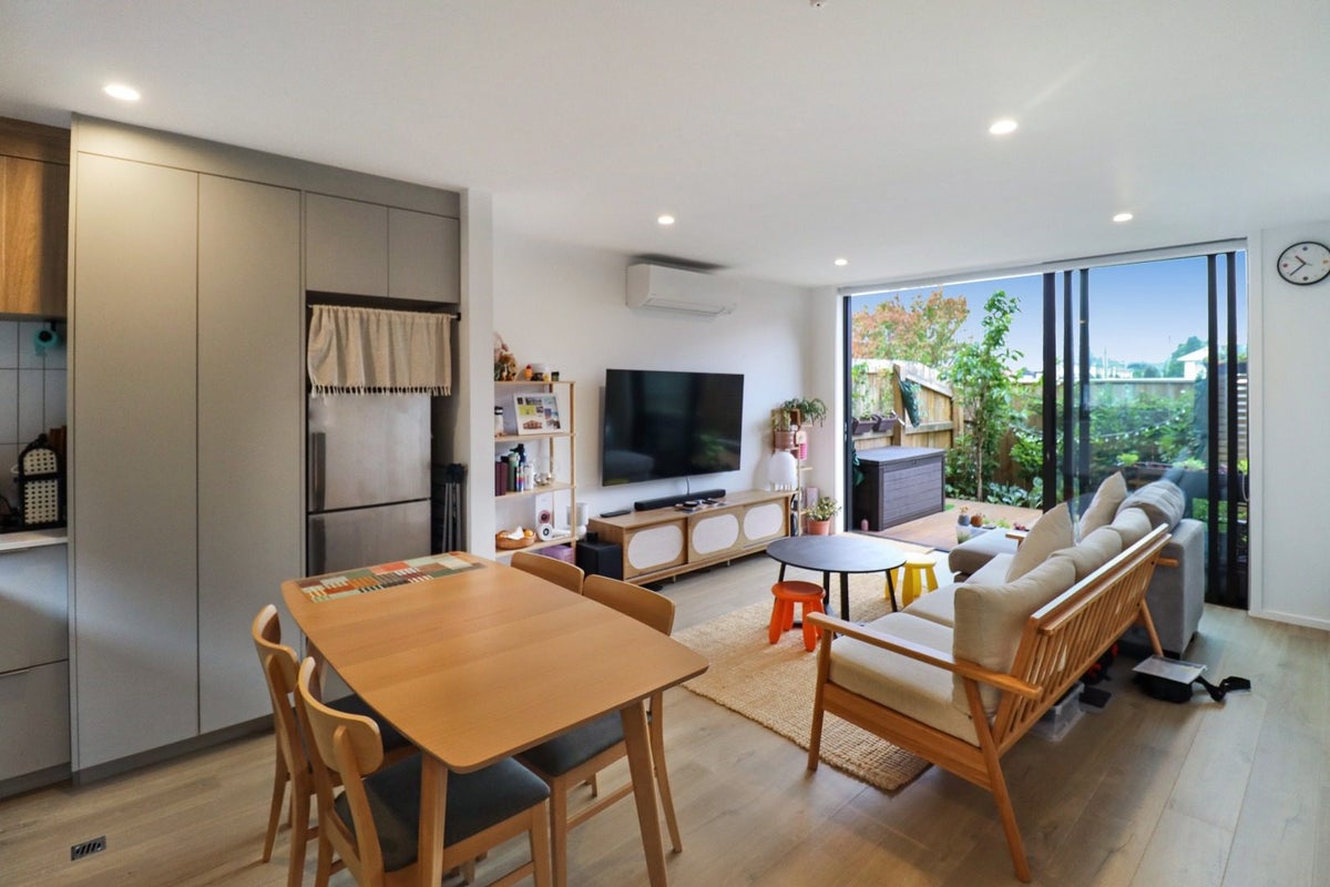 7/1 Rainey Grove, Taita, Lower Hutt - Carousel 2