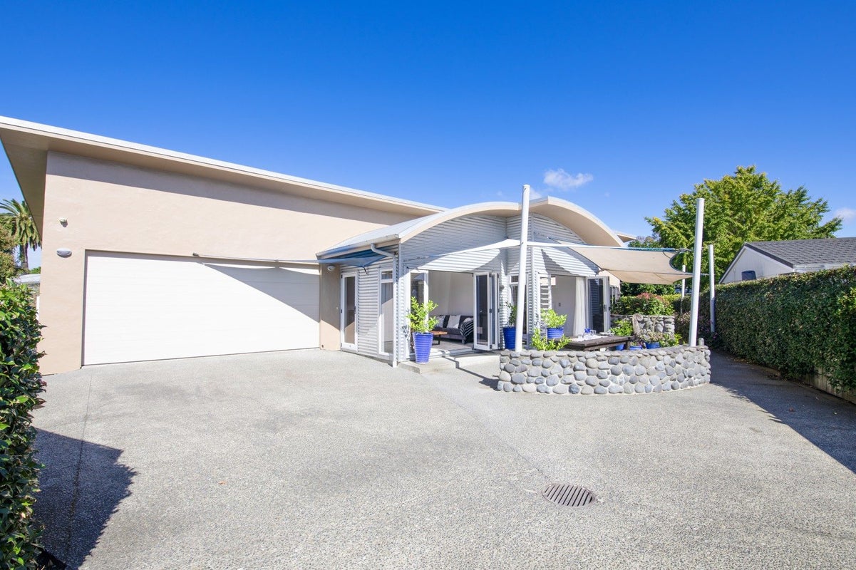 2B Mckenzie Avenue, Marewa, Napier - Carousel 1