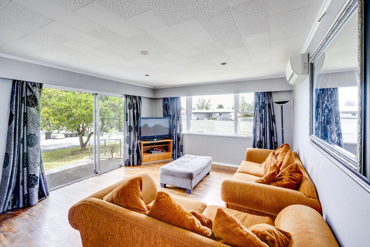 22 Armour Place, Onekawa, Napier - Carousel 1