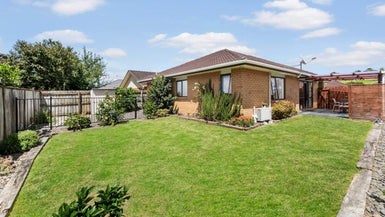 4 Bradnor Meadows Drive, Swanson, Auckland - Carousel 1