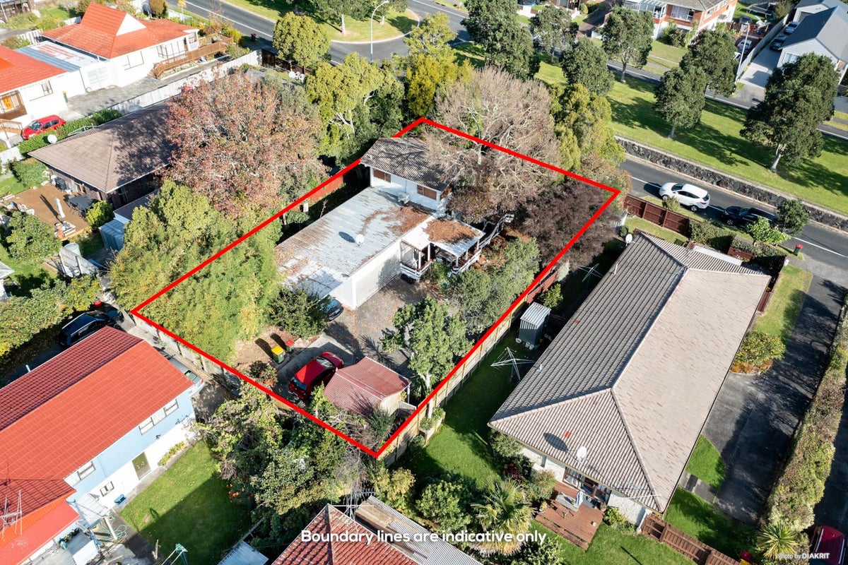 50 Highland Park Drive, Highland Park, Auckland - Carousel 1