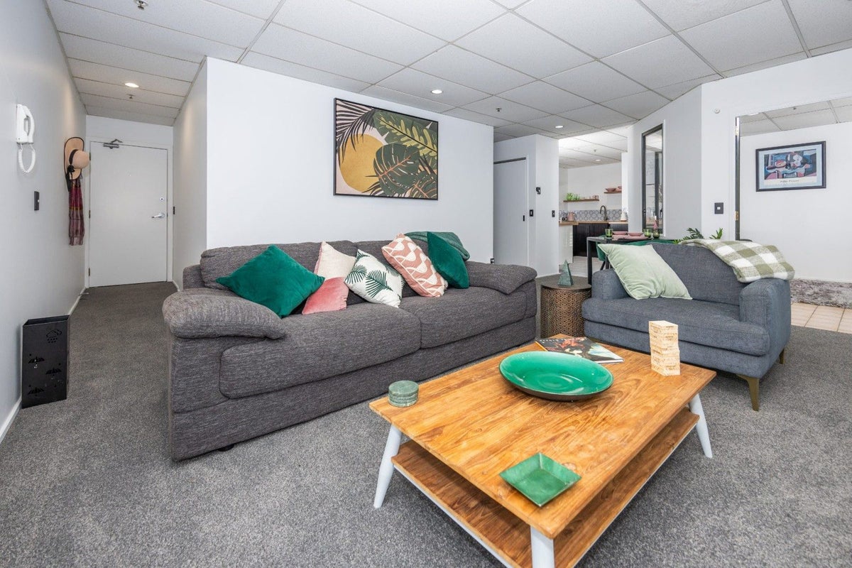 2/110 Alexandra Street, Hamilton Central, Hamilton - Carousel 1