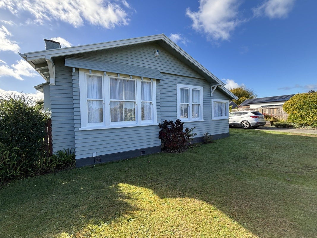 11 Brightwater Terrace, Terrace End, Palmerston North - Carousel 2