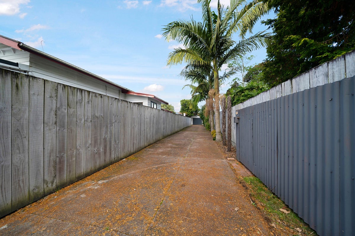 48A Riversdale Road, Avondale, Auckland - Carousel 17