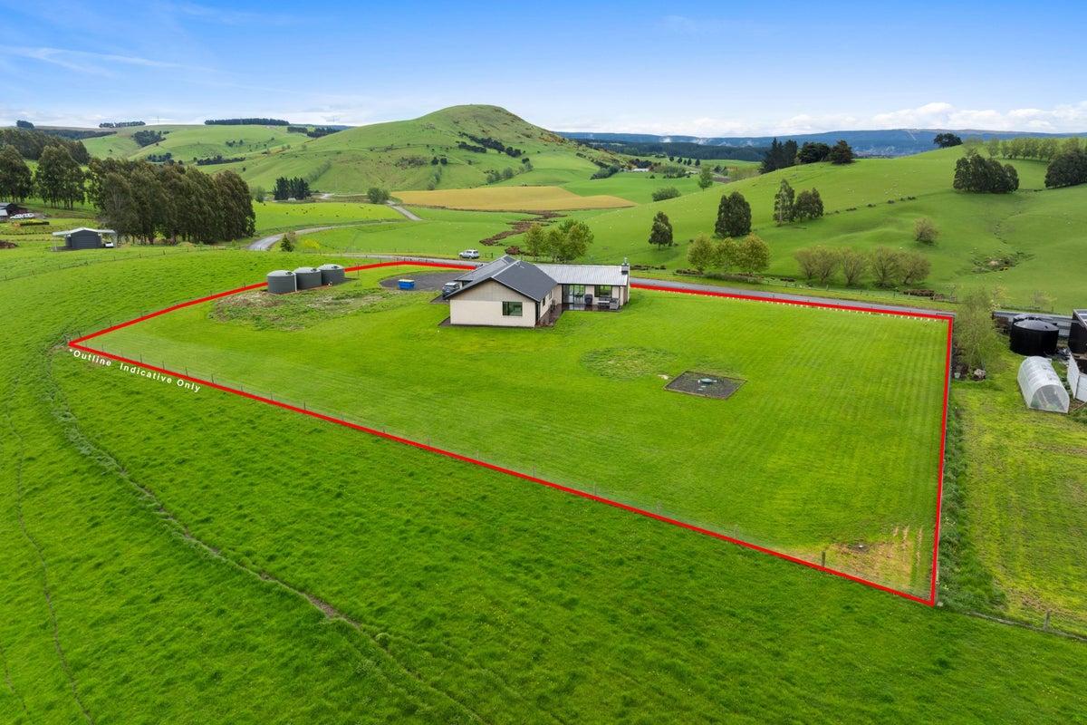 116 Baker Road, Clarendon - Carousel 25