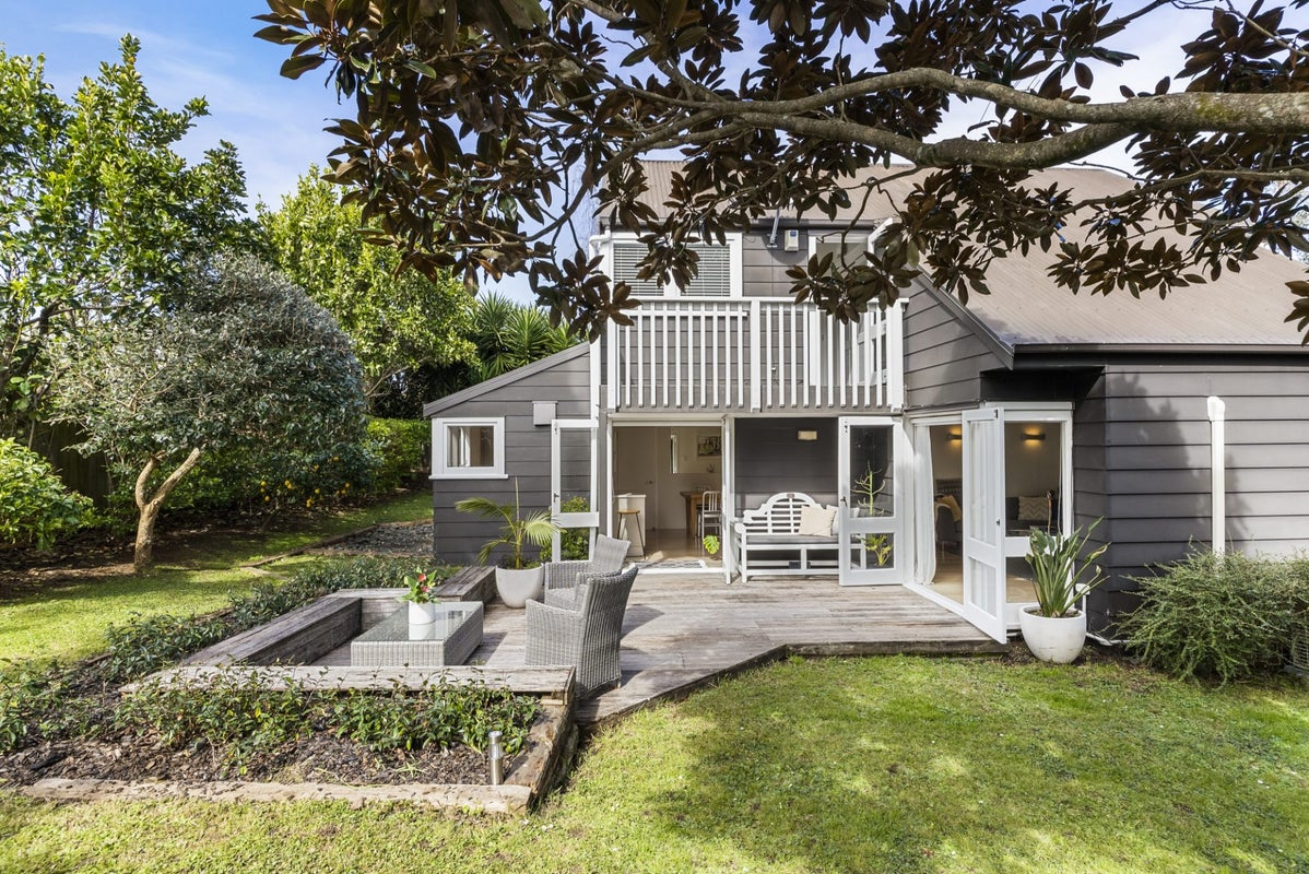 13A Rotomahana Terrace, Remuera, Auckland - Carousel 1