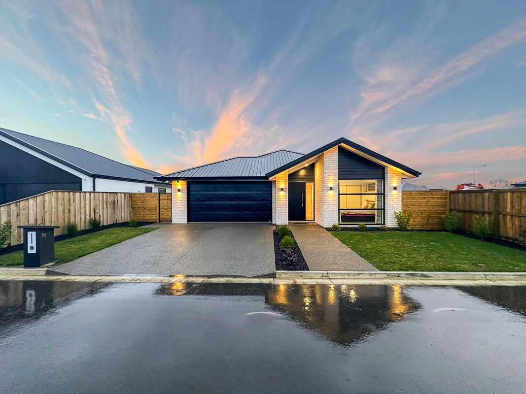 27 Cousins Street, Woodend, Woodend - Carousel 17