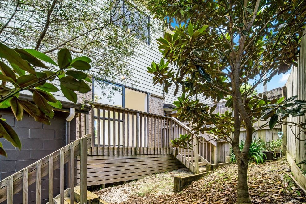 4/2 Swan Hill Drive, Glen Eden, Auckland - Carousel 2