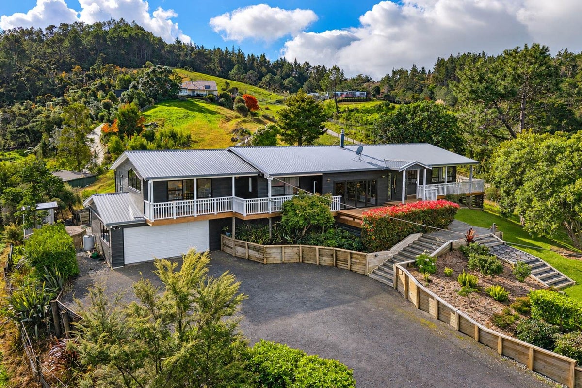 115A Memorial Drive, Parahaki, Whangarei - Carousel 1