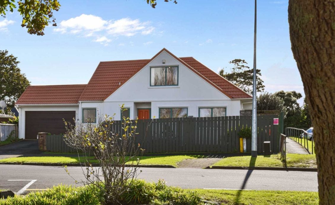 2/2 School Road, Belmont, Auckland - Carousel 1
