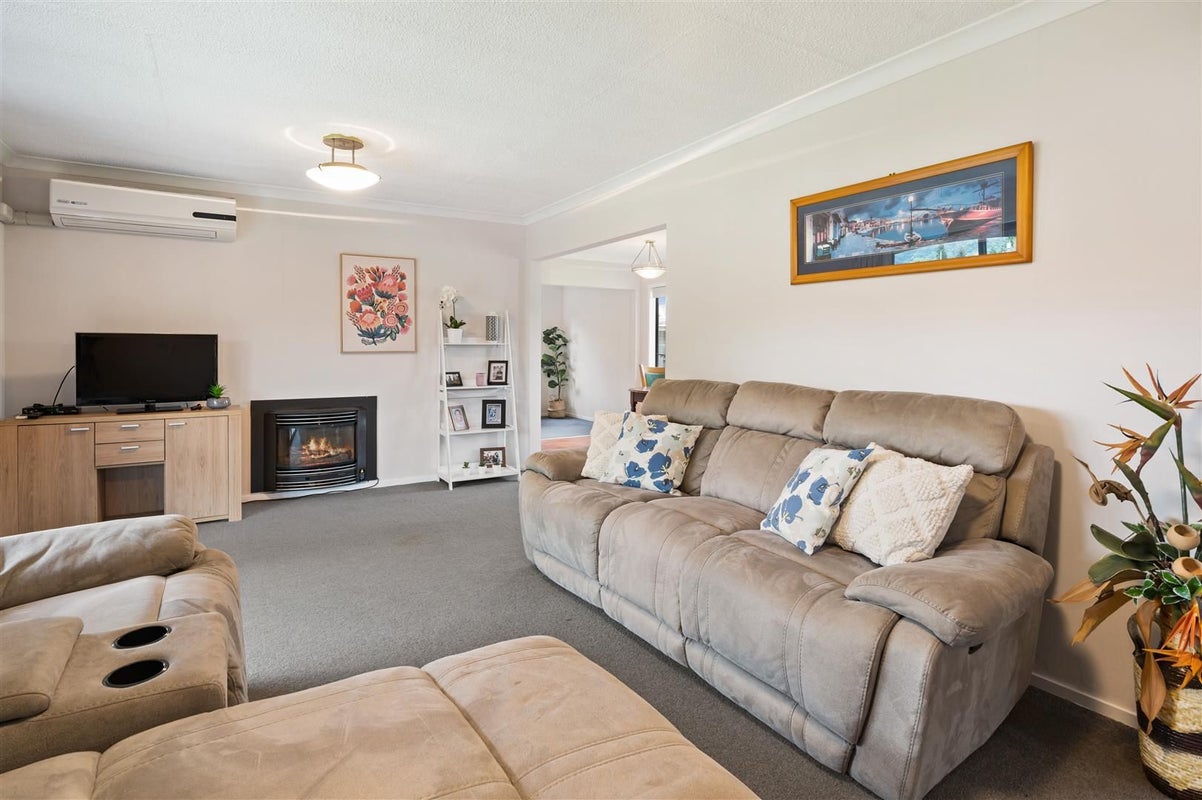 9 Adam Place, Mangakakahi, Rotorua - Carousel 2